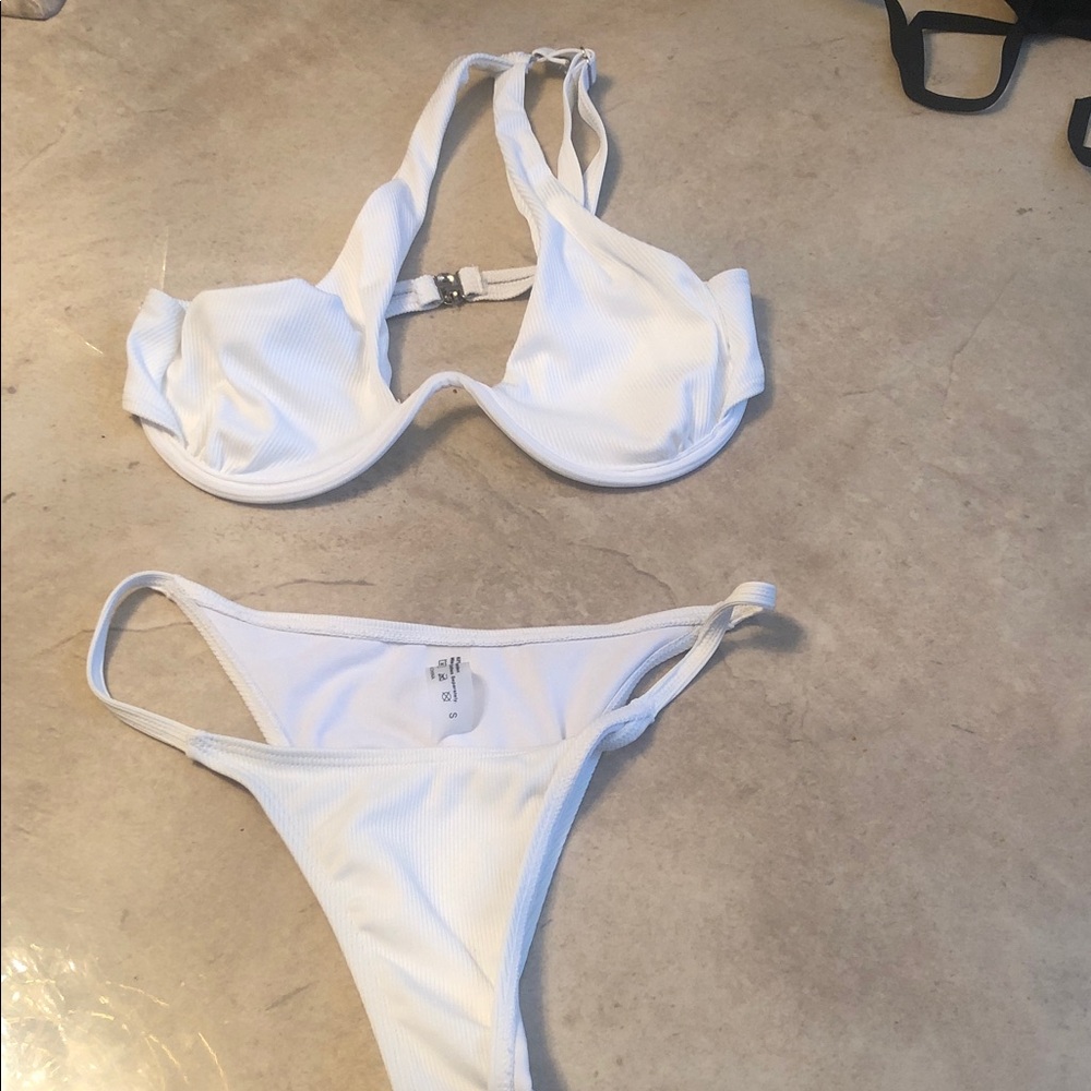 White Ribbed Underwire Bikini Set - adjustable halter top. Metal hook snap